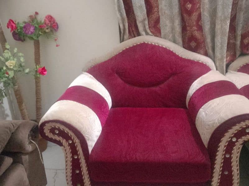 5 seater sofa set in gud condition 2