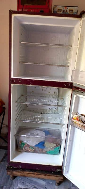 orient fridge for sale in excellent condition 2