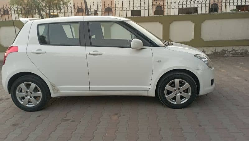 Suzuki Swift 2013 1