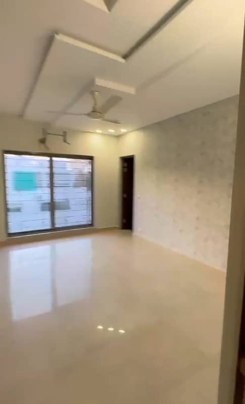 URGENT SALE 1 Kanal Used House For sale in DHA Phase Very Hot Location In Very Reasonable Price 3