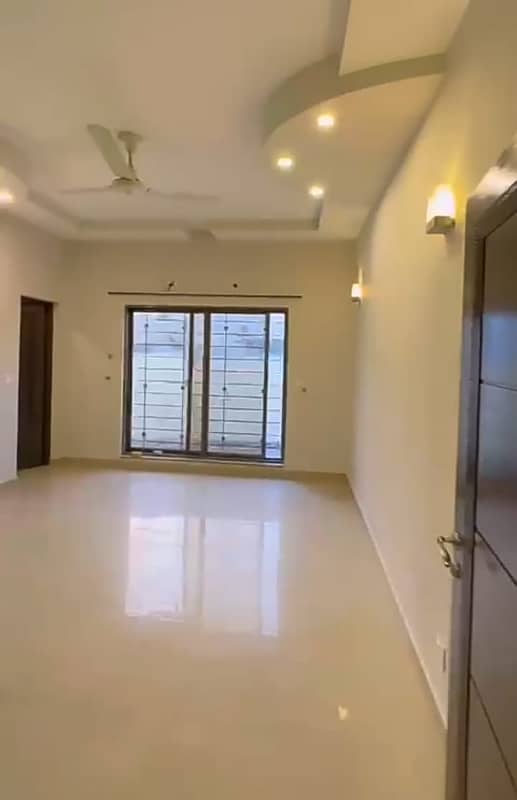 URGENT SALE 1 Kanal Used House For sale in DHA Phase Very Hot Location In Very Reasonable Price 13