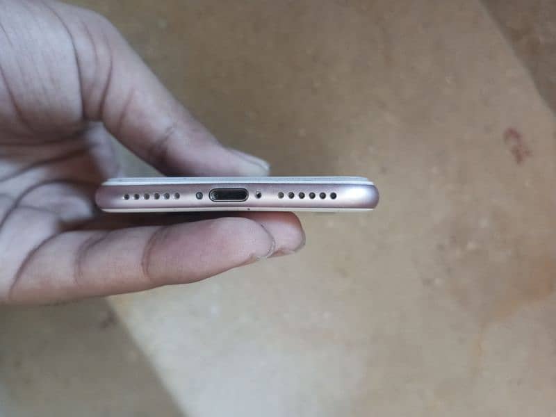 iPhone 7 non PTA 3