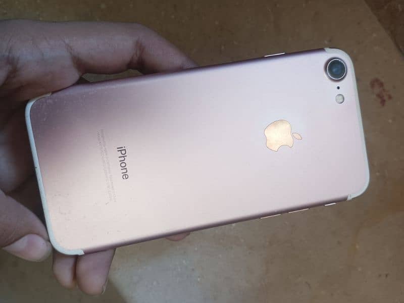 iPhone 7 non PTA 4