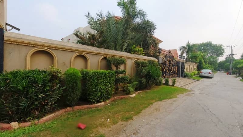 Highly-Desirable Prime Location Residential Plot Available In Punjab Small Industries Colony - Block E For sale 1