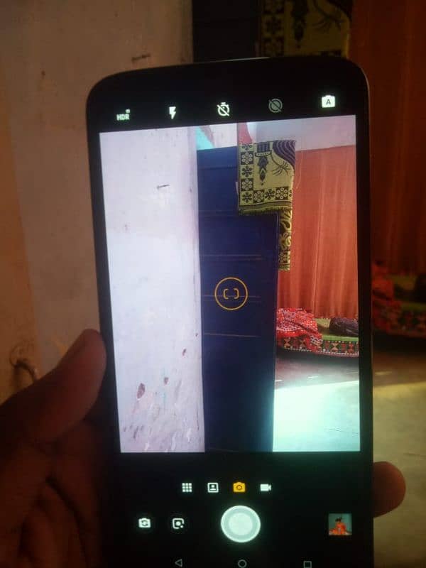 Moto Z³ 10/9 condition bas power boton kam nai krta double tab ha 1