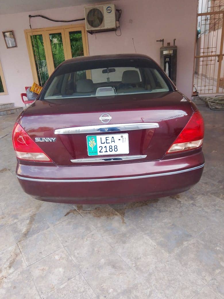 Nissan Sunny 2007 Saloon 8