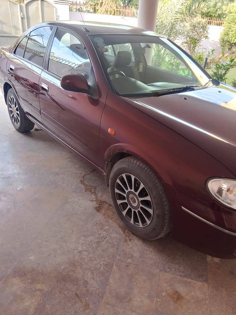 Nissan Sunny 2007 Saloon 13