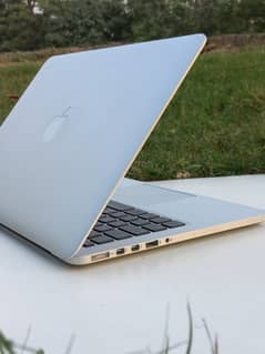 macbook pro 2014 core i5 8gb ram 256gb ssd | only 10 cycle count