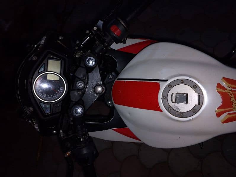 SUZUKI POWER 200CC for sale KPK register Mansehra number k sath. 4