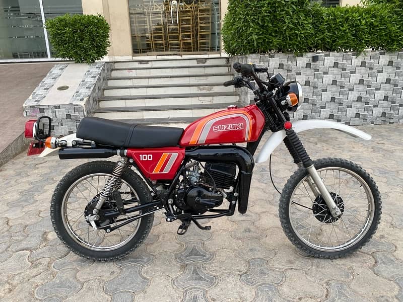 Suzuki TS 100 In Perfect Condition 2