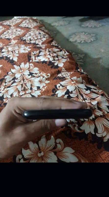 Infinix hot 8 mobile for sale. 2gb Ram 32gb storage. 5000mAH battery. 4