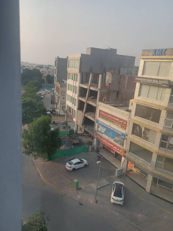 FOR RENT VERY REASONABLE PRICE 1 BED ROOM FUL FURNISHED APARTMENT IN SECTOR C BAHRIA TOWN LAHORE 18