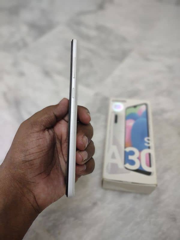 Samsung Galaxy A30s With Box 3