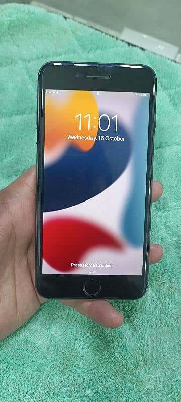 iphone 8 plus. Pta Approved. 64 GB 5