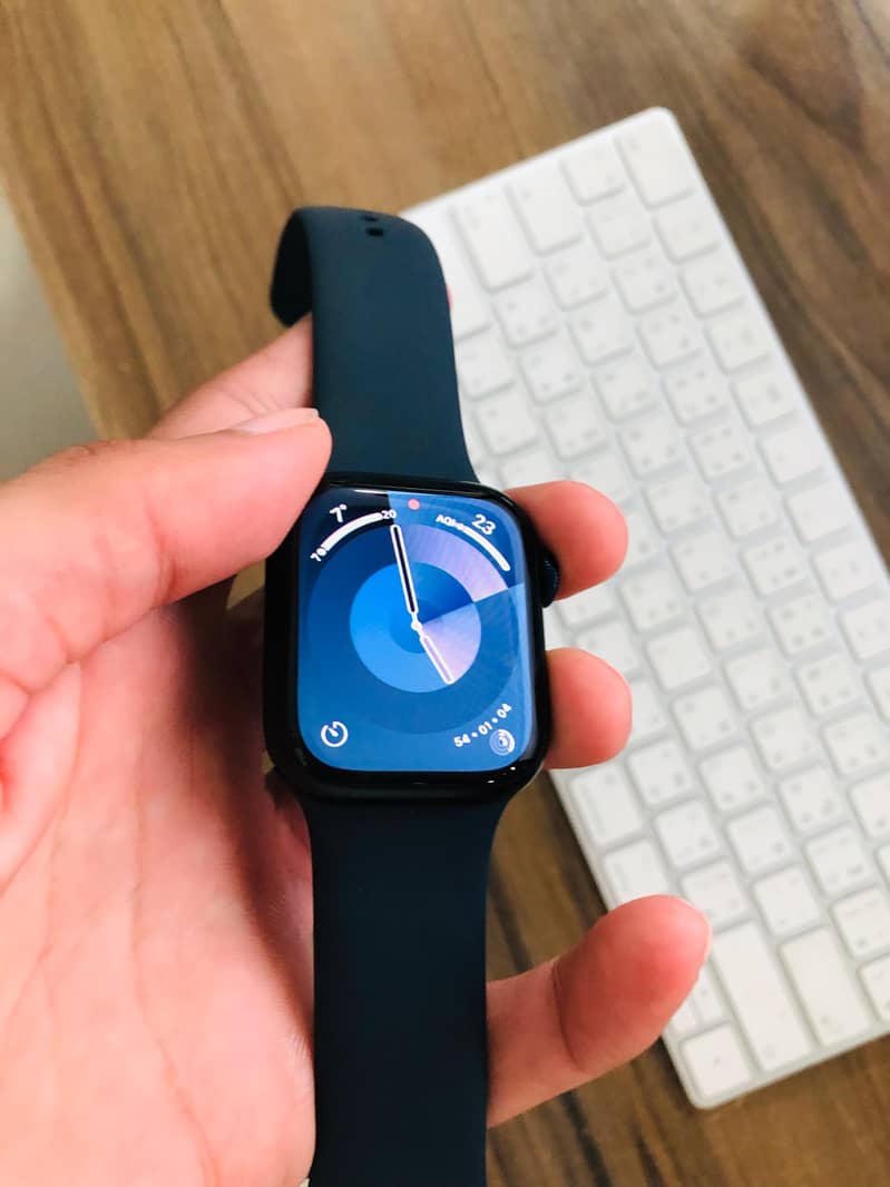 Apple Watch Series 9 GPS 41mm Midnight with Aluminium Case 5