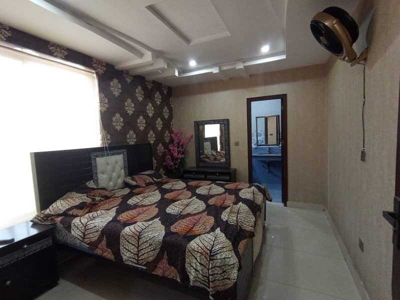 FOR RENT VERY REASONABLE PRICE 1 BED ROOM FUL FURNISHED APARTMENT SECTOR D BAHRIA TOWN LAHORE 5