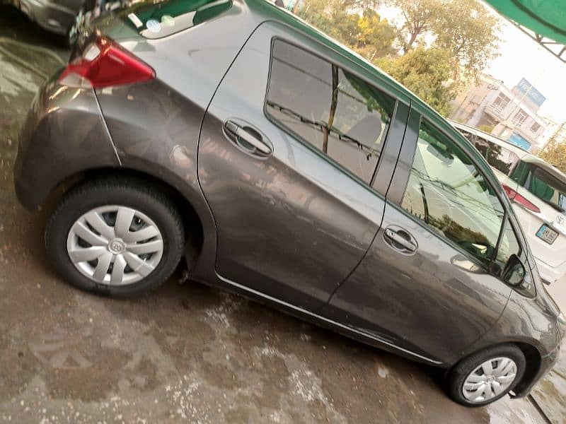 Toyota Vitz 2018 3