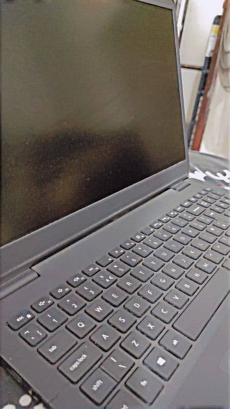 Dell laptop Vostro 3510 4