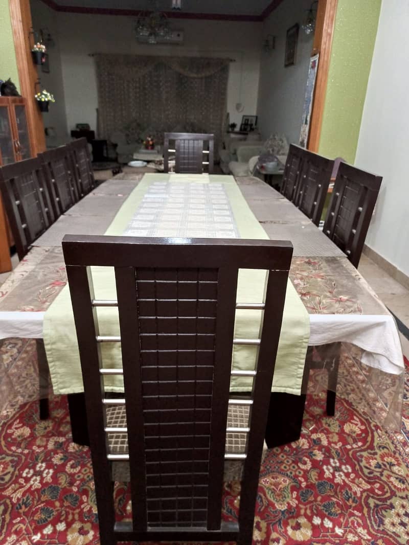 Heavy duty Dinning set for a family of 8 people 0