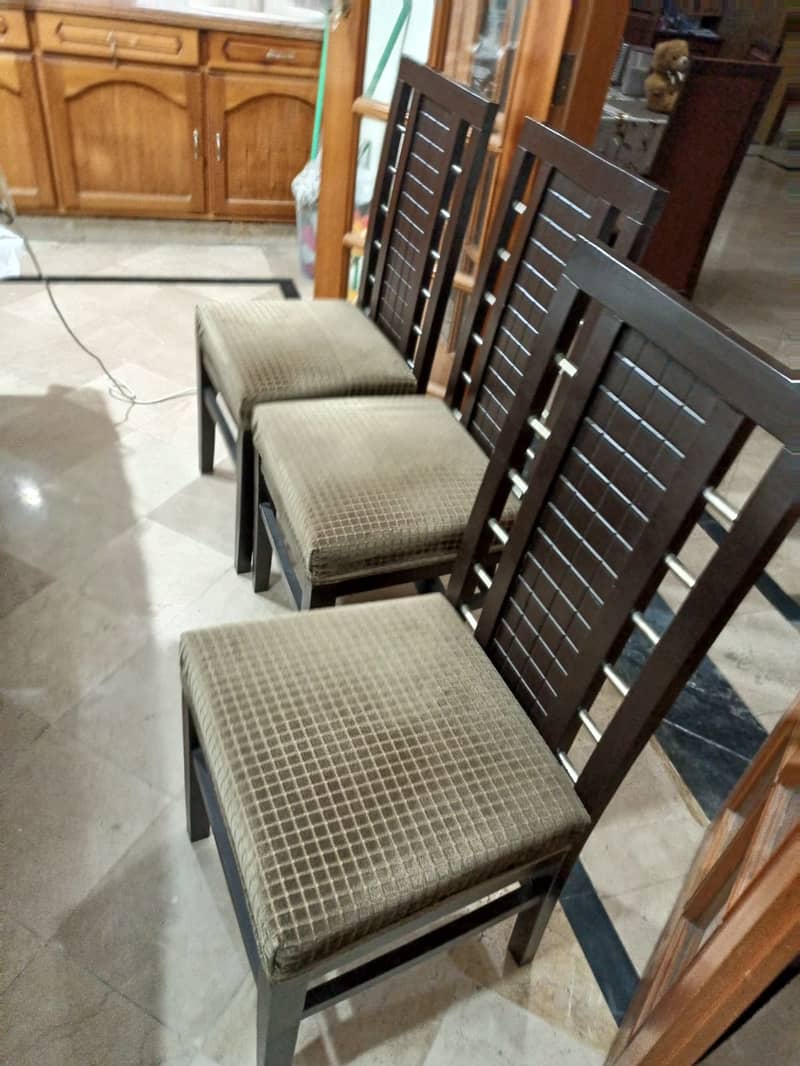 Heavy duty Dinning set for a family of 8 people 10