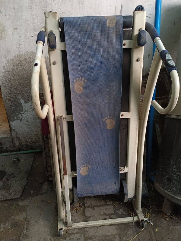 dammer weight 17.5 kg    Exercise machine weight 30 kg urgent sale 0