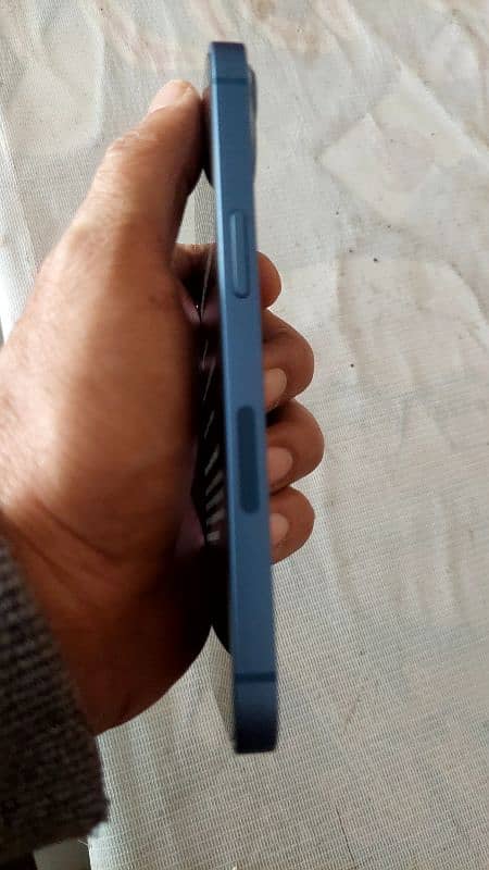 13 iphone 10/10 condition, non pta 2