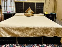 queen size bed with side tables and matress 0