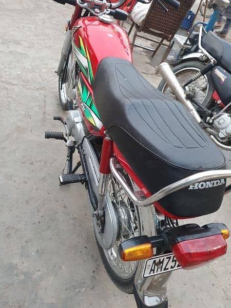 honda cd 70  10/10 condition urgent sale 4