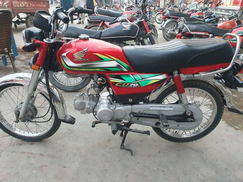 honda cd 70  10/10 condition urgent sale 5