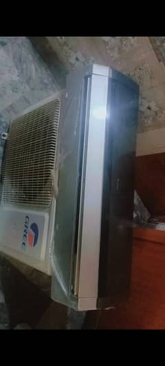 gree 1.5 ton  DC inverter heat and cool ok condtion