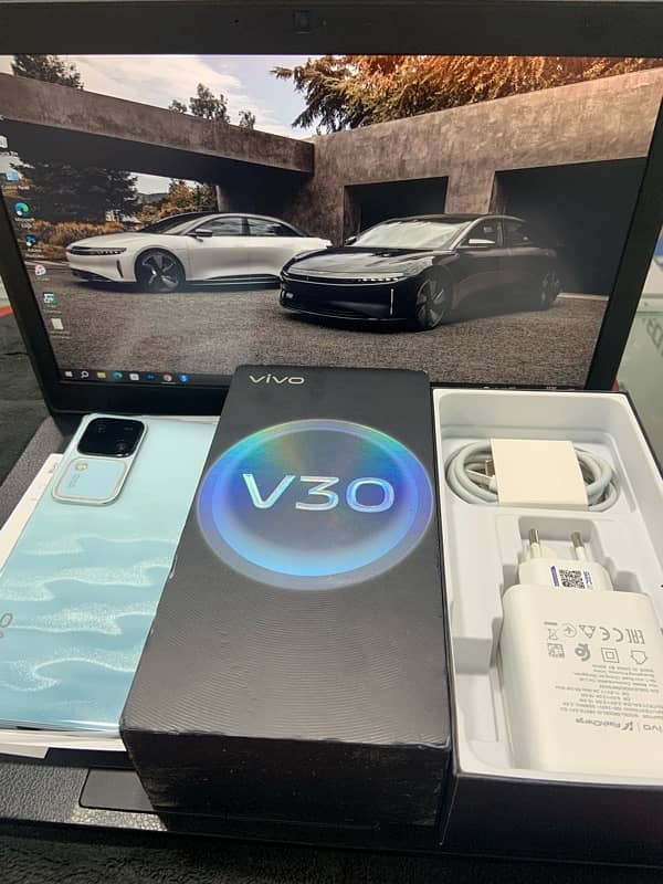 Vivo V30 12/256 2