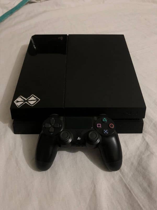 PS4 fat 500 gb with one controller non jailbreak 1