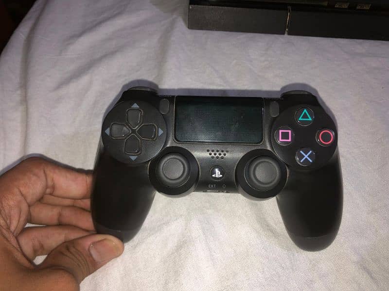 PS4 fat 500 gb with one controller non jailbreak 10