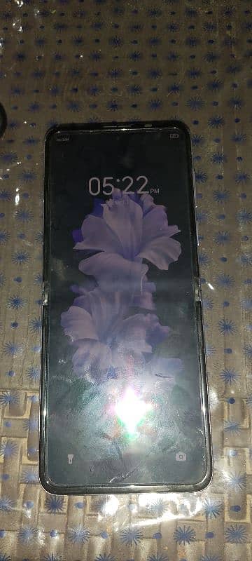 Tecno phantom v flip 5 g 12