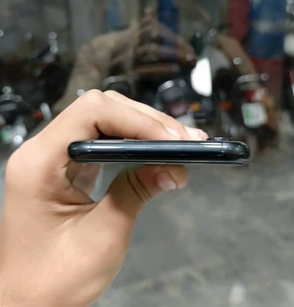 iPhone XR water pack condition 10 / 9 4