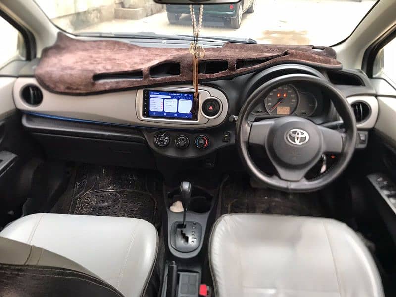 Toyota Vitz 2013 8