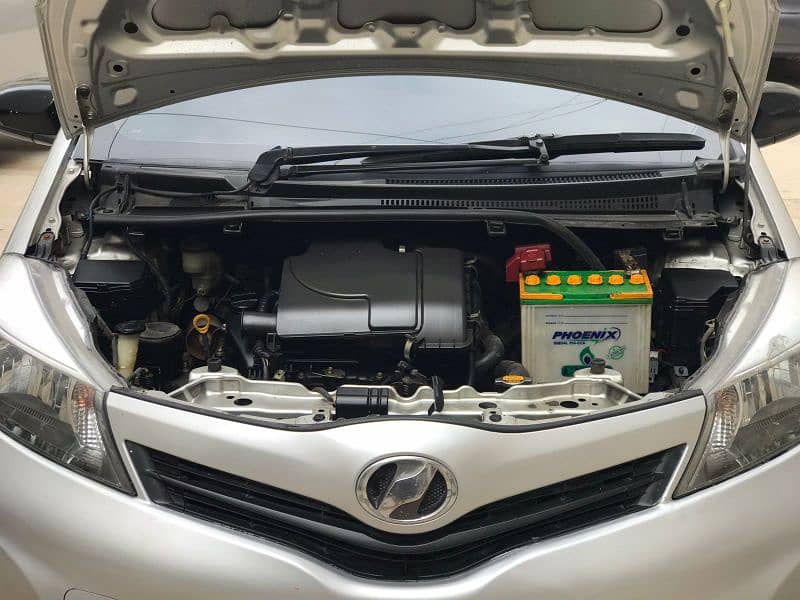 Toyota Vitz 2013 12