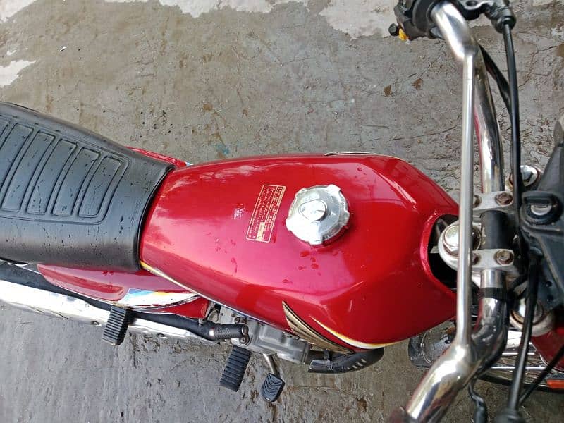 Honda 125 10/8 condition Faisalabad number 2