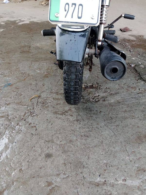 Honda 125 10/8 condition Faisalabad number 6