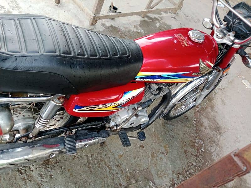 Honda 125 10/8 condition Faisalabad number 10