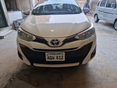 Toyota Yaris 2021 CVT 1.5 top of the line