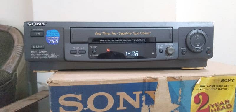 Sony VCR  Video recorder 2