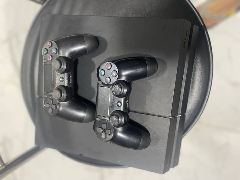 ps4 fat 1 tb jailbreak with two controllers 1