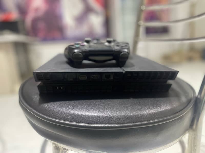 ps4 fat 1 tb jailbreak with two controllers 3