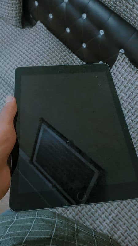 Ipad 6gen Lush Condition 4