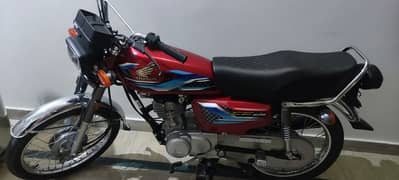 HONDA 125 BRAND NEW ONLY 600-650KM CHLA HUWA HA