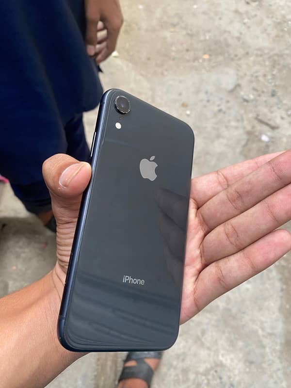 I PHONE XR 64gb EXCHANGE POSSIBLE 0