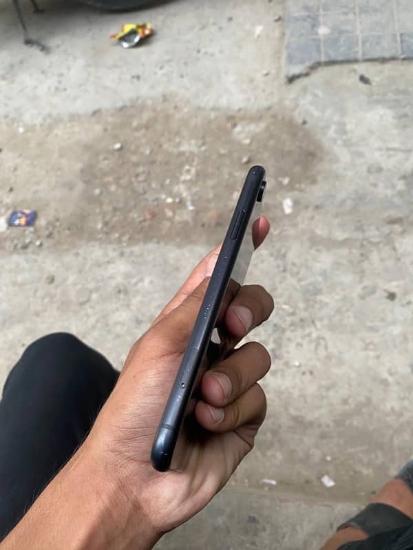 I PHONE XR 64gb EXCHANGE POSSIBLE 9