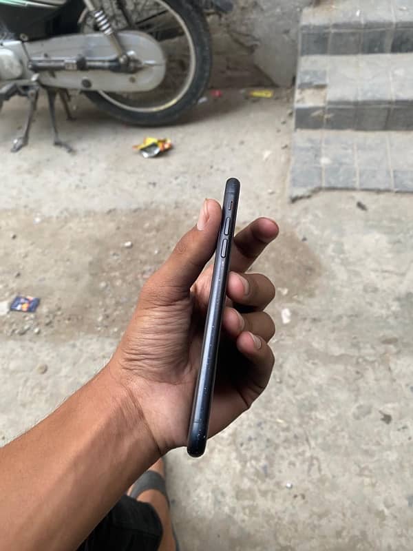 I PHONE XR 64gb EXCHANGE POSSIBLE 10