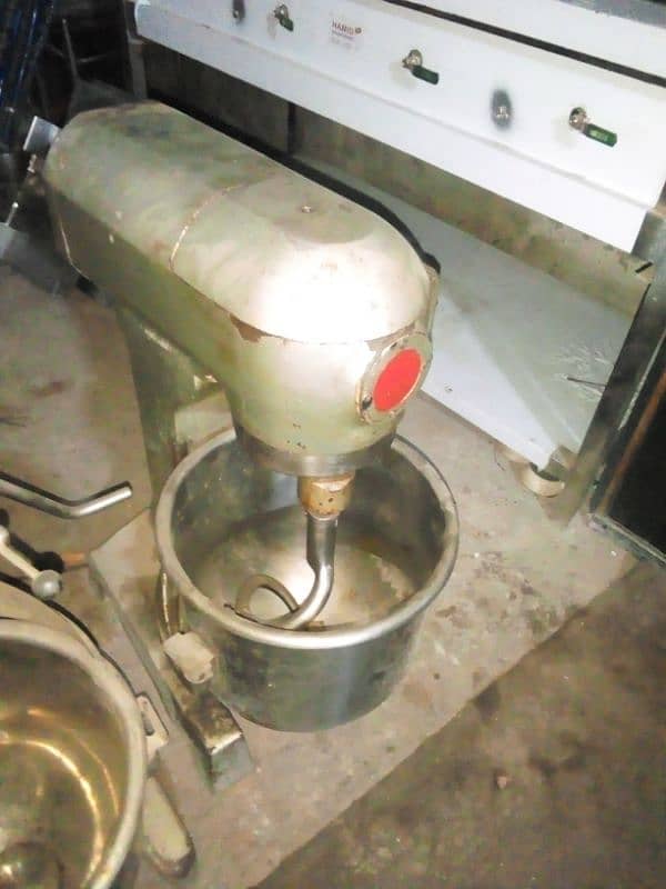 Dough mixer 8 to 10 kg 1